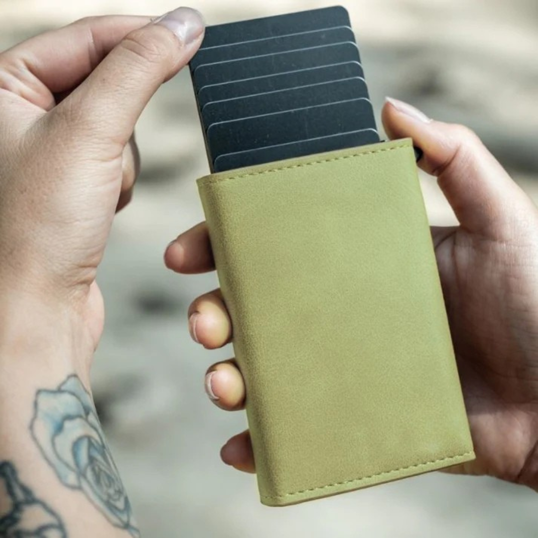 CardMate™ – Cartera Magnética Slim